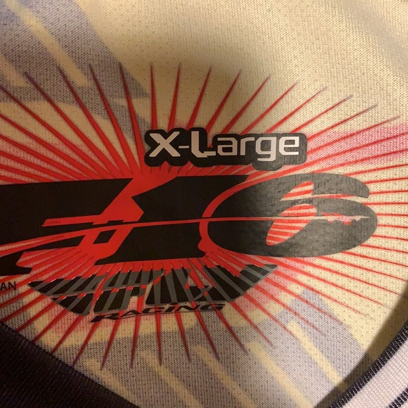 Fly - Picture 7 of 7